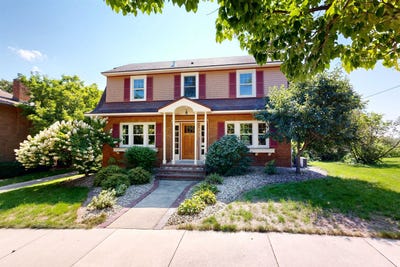 /international/us/111-e-prospect-street-stoughton-wi-110109999142/