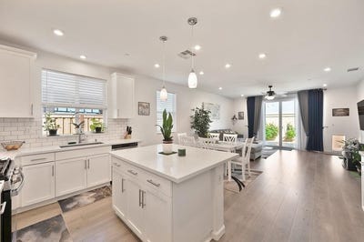 /international/us/10018-talung-drive-stockton-ca-110104999977/