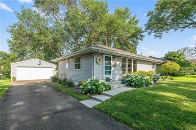 /international/us/2504-oregon-avenue-s-saint-louis-park-mn-110100845422/