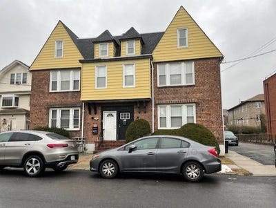 /international/us/3910-214th-pl-bayside-ny-110108029110/