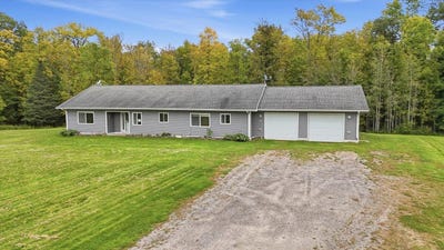 /international/us/10104-three-bridges-road-cook-mn-110110273487/