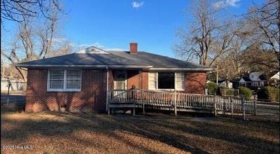/international/us/2409-s-memorial-drive-greenville-nc-110099908946/