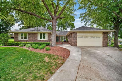 /international/us/4212-95th-circle-urbandale-ia-110108379485/
