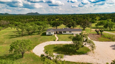 /international/us/2340-e-us-highway-71-llano-tx-110099694915/