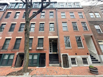 /international/us/54-melrose-st-boston-ma-110107286341/