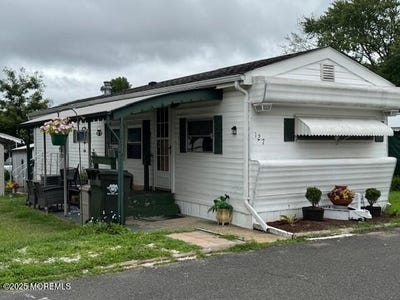 /international/us/127-lane-b-hazlet-nj-110101243610/