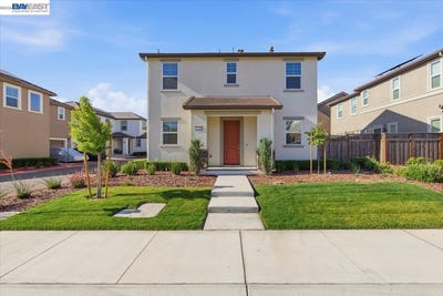/international/us/2134-daimler-st-lathrop-ca-110108532339/