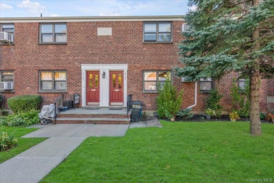 /international/us/163-58-willets-point-boulevard-whitestone-ny-110120854470/