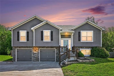 /international/us/19205-switchgrass-drive-smithville-mo-110107732350/