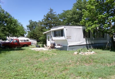 /international/us/241-w-first-st-agra-ks-110110372679/