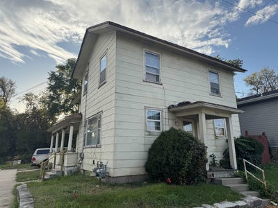 /international/us/125-glen-street-janesville-wi-110120560265/