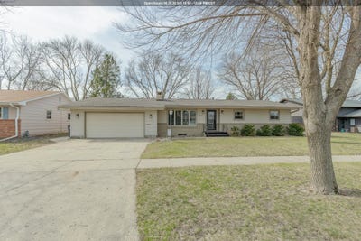 /international/us/1012-w-11th-street-spencer-ia-110107197268/