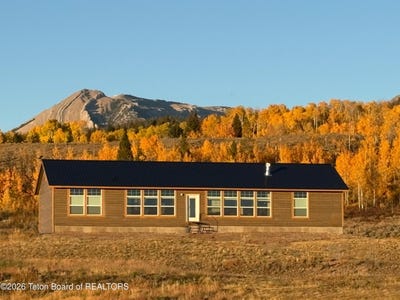 /international/us/10-terrace-drive-cora-wy-110110362804/