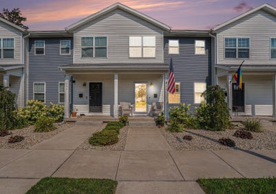 /international/us/244-monroe-avenue-muskegon-mi-110101425731/