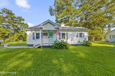 /international/us/106-s-third-street-bayboro-nc-110100588398/