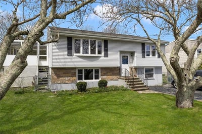 /international/us/112-center-avenue-middletown-ri-110099047311/