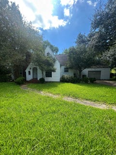 /international/us/5448-32nd-st-groves-tx-110109825906/