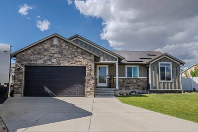 /international/us/325-w-160-n-clearfield-ut-110108219357/