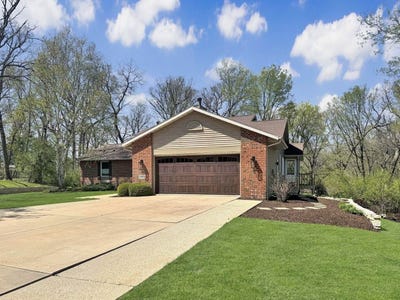 /international/us/1669-barberry-circle-freeport-il-110107052841/