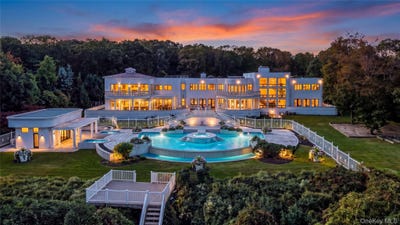 /international/us/157-cliff-road-port-jefferson-ny-110120532048/