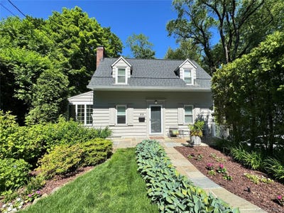 /international/us/23-chadwick-road-white-plains-ny-110108569283/