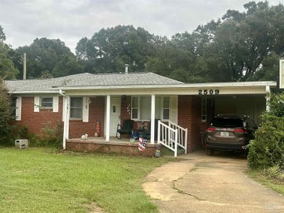 /international/us/2509-hillcrest-ave-pensacola-fl-110120460752/