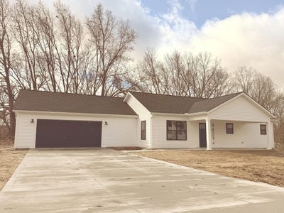 /international/us/4429-meadow-brook-lane-greenville-mi-110106501275/