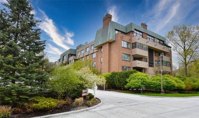 /international/us/5200-three-village-drive-lyndhurst-oh-110107061274/
