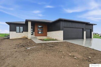 /international/us/8921-dragonfly-lane-lincoln-ne-110108901721/