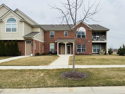 /international/us/22113-aberdeen-drive-macomb-mi-110107205175/