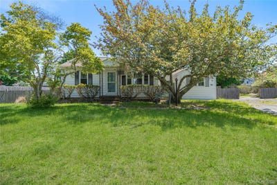 /international/us/115-chapel-avenue-east-patchogue-ny-110108178634/