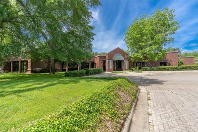 /international/us/400-w-houston-marshall-tx-110092912085/