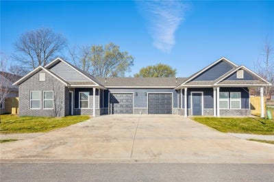/international/us/813-valley-oaks-lane-centerton-ar-110107481303/