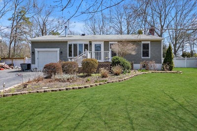 /international/us/27-williams-street-center-moriches-ny-110099032292/?lang=en