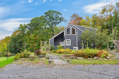 /international/us/83-presbyterian-hill-road-stephentown-ny-110110238114/