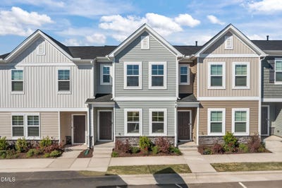 /international/us/737-painted-daisy-way-graham-nc-110107504926/