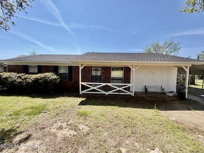/international/us/216-w-lee-drive-clarksdale-ms-110107609014/
