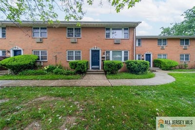 /international/us/132-the-orchard-east-windsor-nj-110099476731/