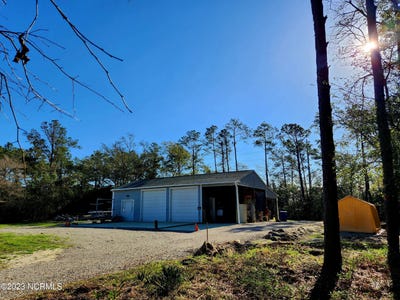 /international/us/362-old-highway-58-cedar-point-nc-110075954765/