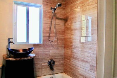 /international/us/1028-prospect-place-vista-ca-110119763556/