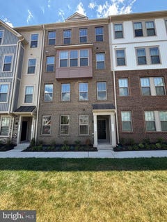 /international/us/1104-dabney-drive-manassas-park-va-110108873745/