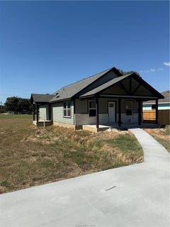 /international/us/1706-pine-street-hearne-tx-110105529978/