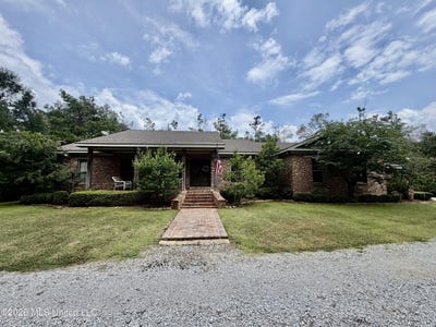 /international/us/1081-county-road-184-greenwood-ok-110109700740/