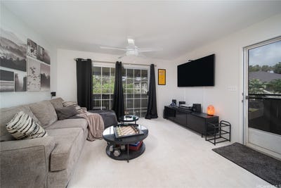 /international/us/94-1351-kulewa-loop-waipahu-hi-110106621895/