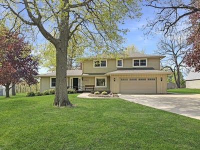 /international/us/2711-royal-oaks-drive-freeport-il-110107807687/