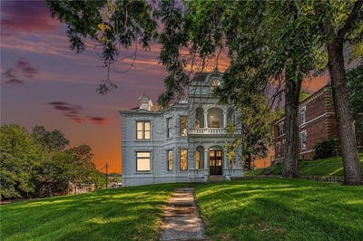 /international/us/1311-francis-street-st-joseph-mo-110101473035/?lang=fr