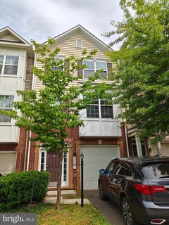 /international/us/9097-belo-gate-dr-manassas-park-va-110107796890/