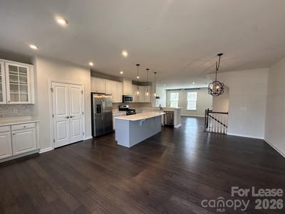 /international/us/3612-speer-boulevard-charlotte-nc-110106672194/