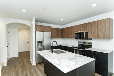 /international/us/1077-century-village-lane-ne-rochester-mn-110103101583/