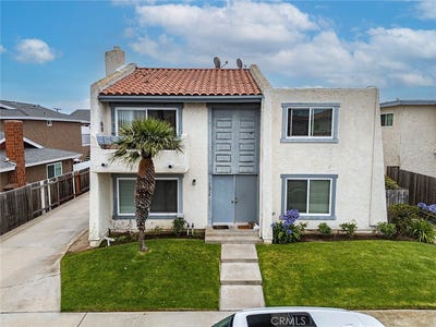 /international/us/16692-blanton-lane-huntington-beach-ca-110108552102/